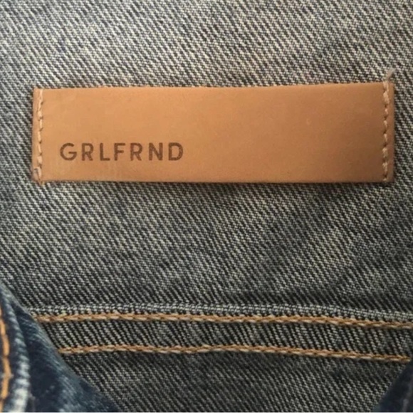 GRLFRND CARA Denim Jacket Raw Hem Distressed Wash - Picture 3 of 7